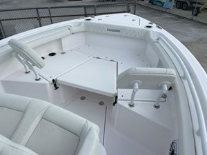 2023 Everglades 235CC 9 
