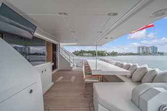 95 Raised Pilothouse 32 95' Azimut-1