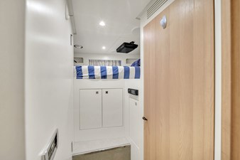 95 Raised Pilothouse 52 95' Azimut-21
