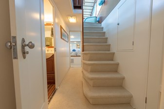 ABSOLUTE 12 Guest Foyer