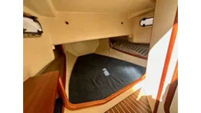 2010 Rhea 35 Open 11 