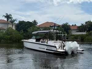 T/T GRACE 37 Stern quarter
