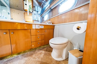 LONE STAR 26 Port Aft Queen Head