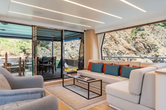 27 M DELUXE MOTOR YACHT 13 