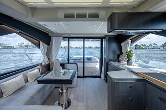 2022 Azimut S6 51 