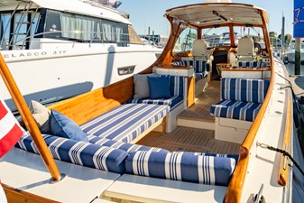 TIMELESS (name reserved) 11 Port Lounge Cushion