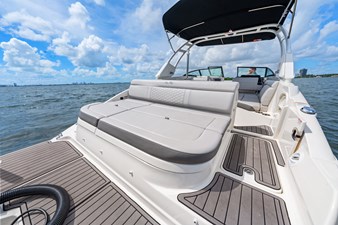Sea Ray SDX 270 Outboard 17 18