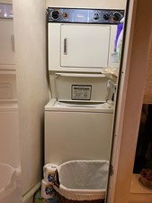 LUCHY 36 1995 SEA RAY 63 LAUNDRY