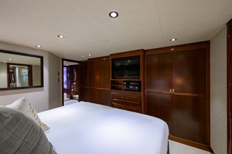 SARABETH 28 VIP Guest Stateroom-Port