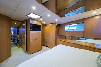 THANKS BUDS 27 Master Looking Aft  