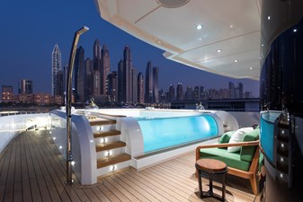 MAJESTY 175 10 MAJESTY 175 - Owner's deck infinity pool