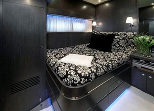 JOHNSON 83’ SKYLOUNGE W/FISHING COCKPIT  4 Port Cabin