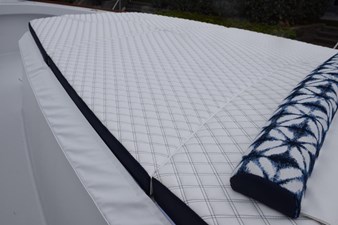 43' Jim Smith  41 Forward sunlounge with pillow cushion  