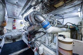 JUST DIVINE 9 61_tollycraft_just_divine_engine_room5