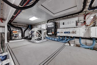 RAINMAKER 47 Engine Room