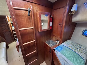FAIRWAY 26 FORWARD CABIN VANITY