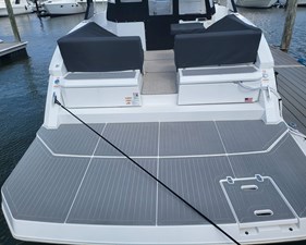 Cruisers Yachts 39 Express Coupe 11 11