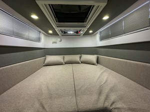 2022 Axopar 37 XC Cross Cabin Brabus 40 