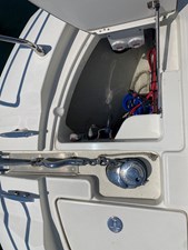 LUCKY ONE 31 Anchor equipment on bow