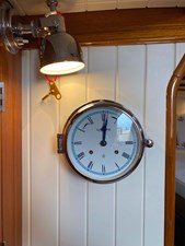 MAHALIA 16 19. Salon bulkhead port side