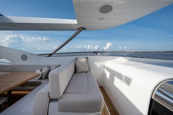 EOS 23 FLYBRIDGE