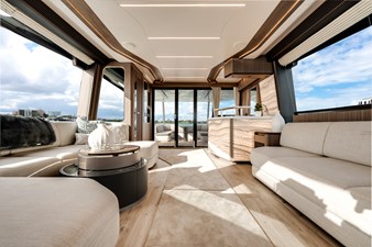 Yacht 27 Salon