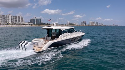 Lorax 18 2024 Tiara Yachts 48 LE