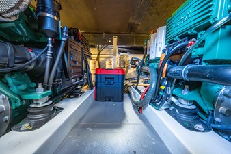 DON'T WAKE ME 11 44_swift_troller_dont_make_me_engine_room_1