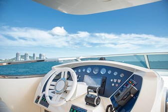 Azimut 105 4 