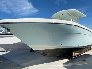 2015 Century 3200 Center Console 17 18