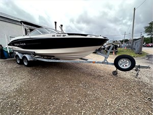 2011 BAYLINER 235BR 2 