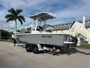 2021 Sea Pro 248 Bay 4 5