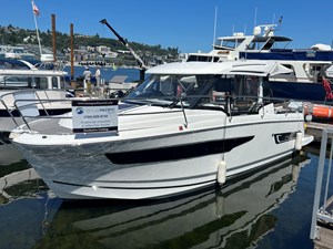 NC895 0 Jeann