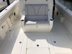SeaVee 370 10 8924135_20230626120438438_1_XLARGE