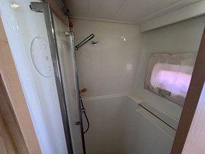 Gracefully 23 2013 Lagoon 400 S2 For Sale Shower