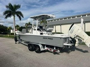 2021 Sea Pro 248 Bay 3 4