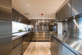 Olivia 23 M_Y OLIVIA - GALLEY AND CHEF 1