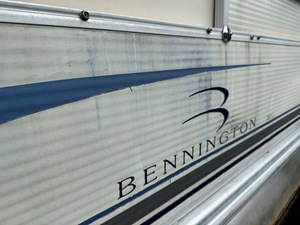 02 Bennington 257L Pontoon NLSQ 69 