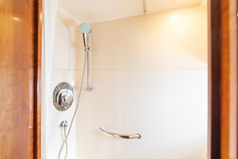 NASA 34 Guest shower