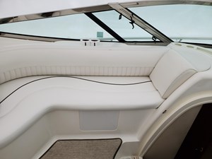 2002 Cruisers Yachts 4270 Express 6 