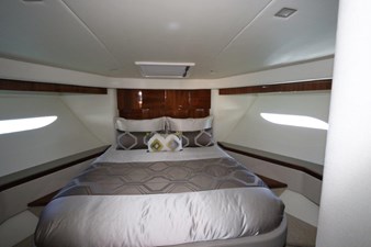 RIVIERA 2020 39 40_2020 60ft Riviera 6000 Sport Yacht