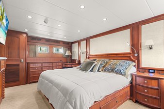 SEAS TO SEE 9 Master Stateroom