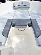 Bayliner VR4  28 