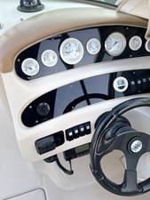 Sea Ray 240 Sundeck 4 SEA RAY 240 SUNDECK
