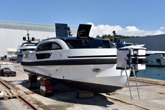 WB 7.5m CUSTOM LIMO TENDER 10 