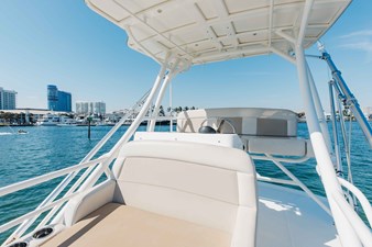 Boston Whaler 420 Outrage 45 