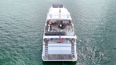 95 Raised Pilothouse 22 95' Azimut _ Drone-23