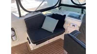 1991 Hatteras 40 Motor Yacht 25 