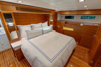 MARITIME 2 3. MASTER STATEROOM