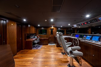 MISSING LINK 51 Pilothouse